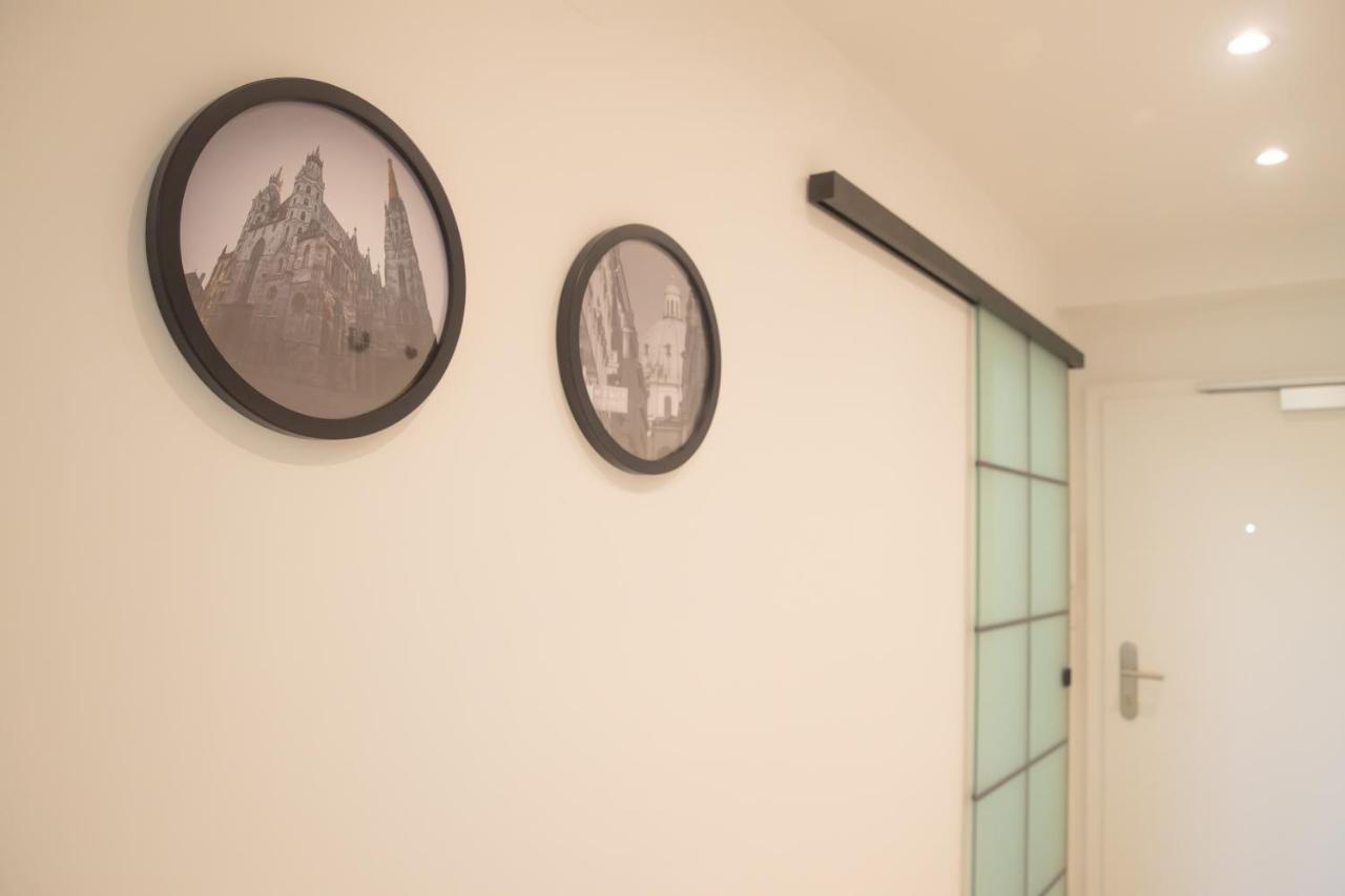 Room 4 Art Appartments Nr.1 In Vienna Center Bagian luar foto