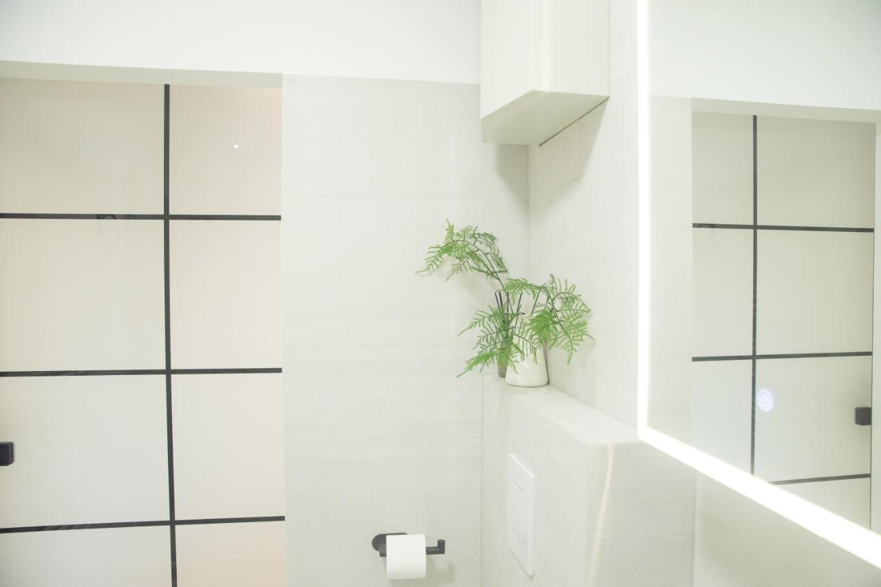 Room 4 Art Appartments Nr.1 In Vienna Center Bagian luar foto